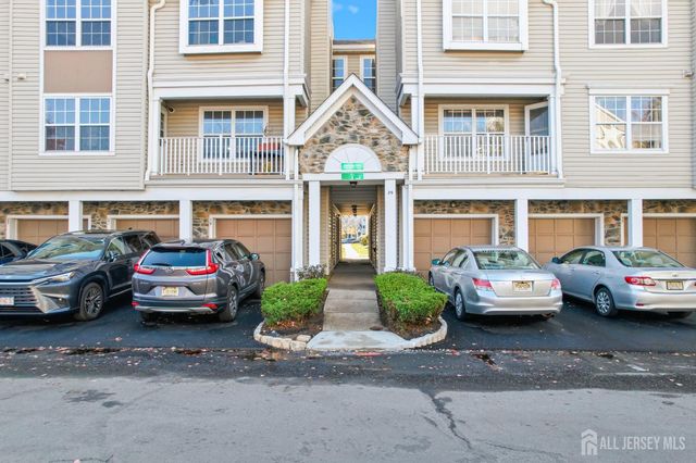 21 Newburgh Drive, Edison, NJ 08820