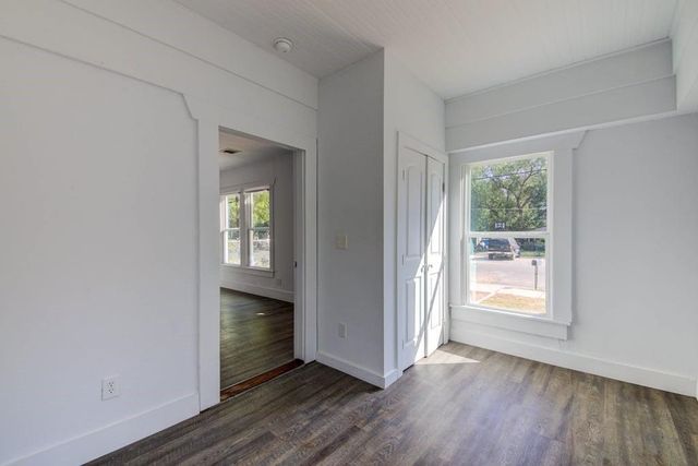 743 S Blanco ST S, Lockhart, TX 78644