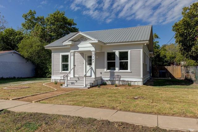 743 S Blanco ST S, Lockhart, TX 78644