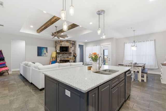 1103 Pioneer Crossing, Weatherford, TX 76088