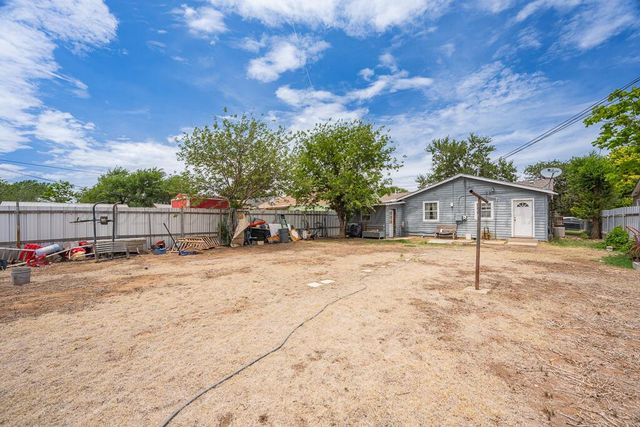 2406 BROOK Avenue, Amarillo, TX 79107