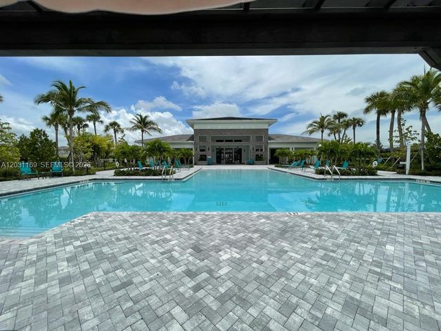 3265 Dunning Dr, Royal Palm Beach, FL 33411