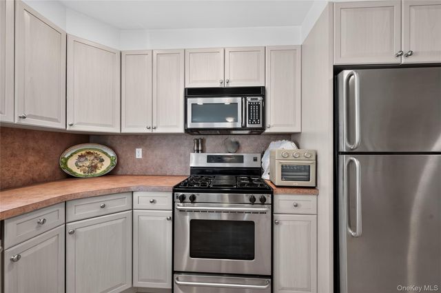 171 Hudson Terrace, Yonkers, NY 10701