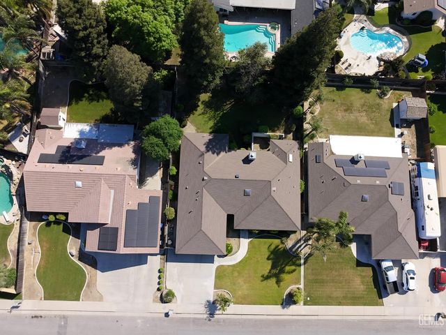 6105 Westlake Drive, Bakersfield, CA 93308