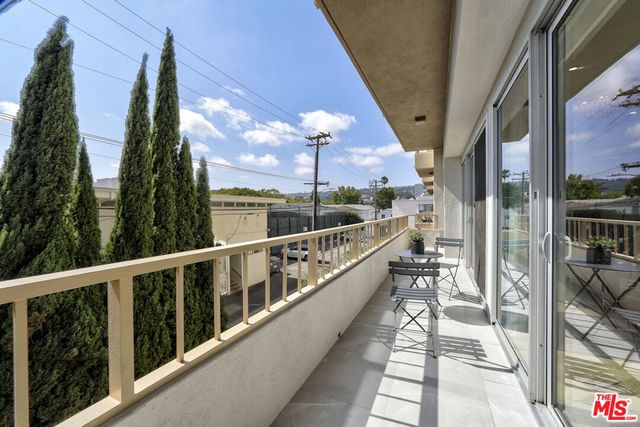 339 N Palm Drive 201, Beverly Hills, CA 90210