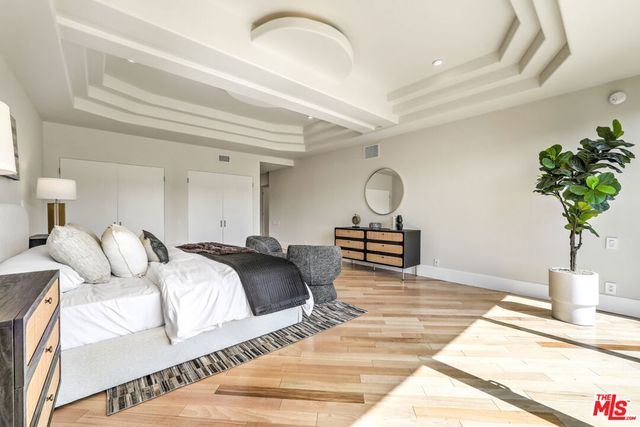 339 N Palm Drive 201, Beverly Hills, CA 90210
