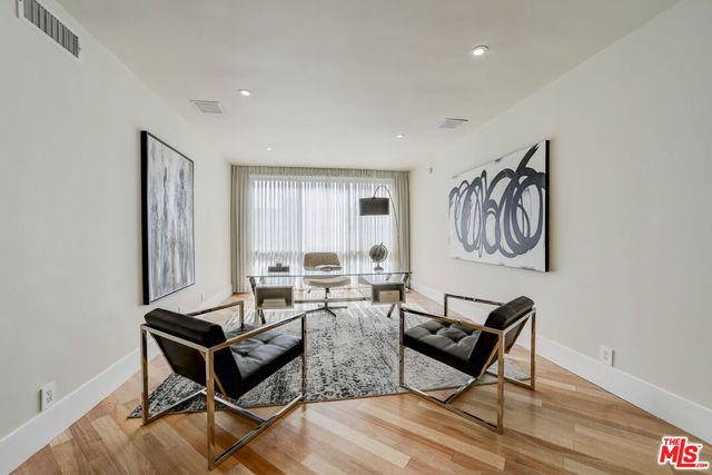 339 N Palm Drive 201, Beverly Hills, CA 90210