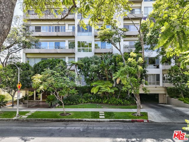 339 N Palm Drive 201, Beverly Hills, CA 90210