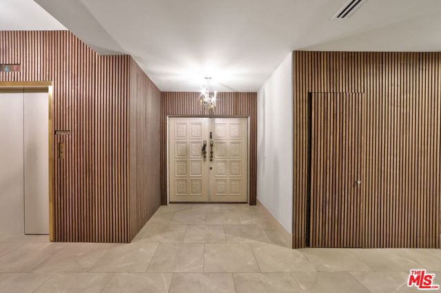 339 N Palm Drive 201, Beverly Hills, CA 90210