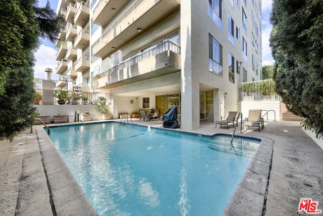 339 N Palm Drive 201, Beverly Hills, CA 90210