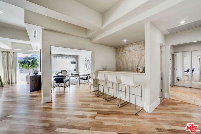 339 N Palm Drive 201, Beverly Hills, CA 90210