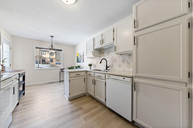 10746 Toledo Court, Bloomington, MN 55437