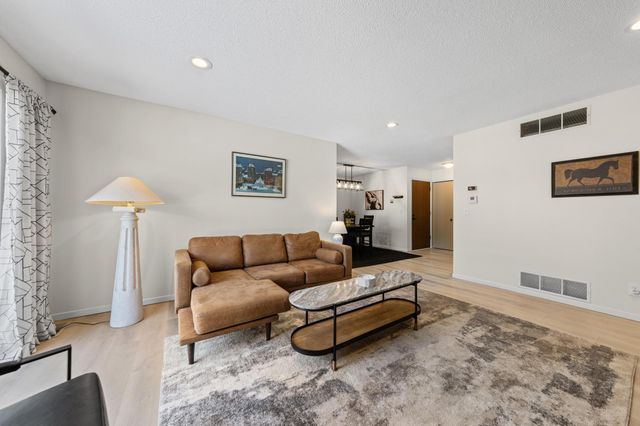 10746 Toledo Court, Bloomington, MN 55437