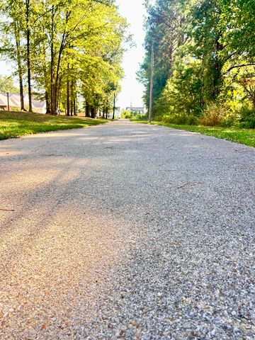 240 FREEDOM LN, Rossville, TN 38066