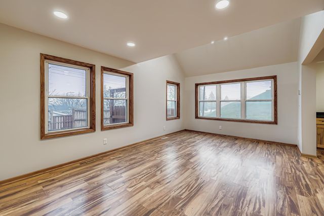 1581 Pinehurst Avenue, Saint Paul, MN 55116