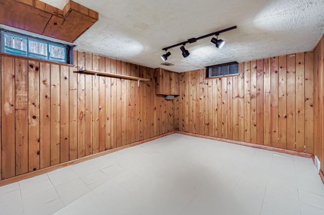 1581 Pinehurst Avenue, Saint Paul, MN 55116