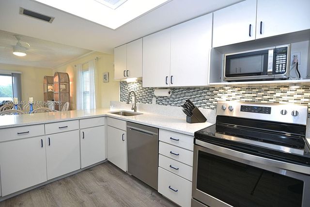 18459 SE Wood Haven Lane J, Jupiter, FL 33469