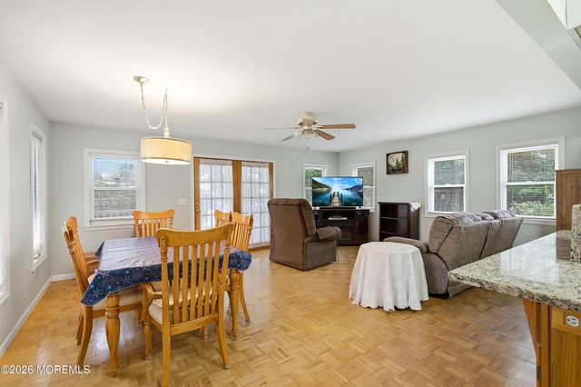 17 Darye Court, Toms River, NJ 08755