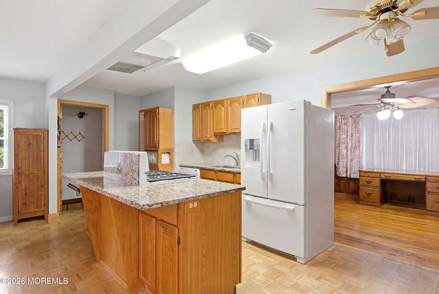 17 Darye Court, Toms River, NJ 08755
