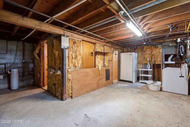 17 Darye Court, Toms River, NJ 08755