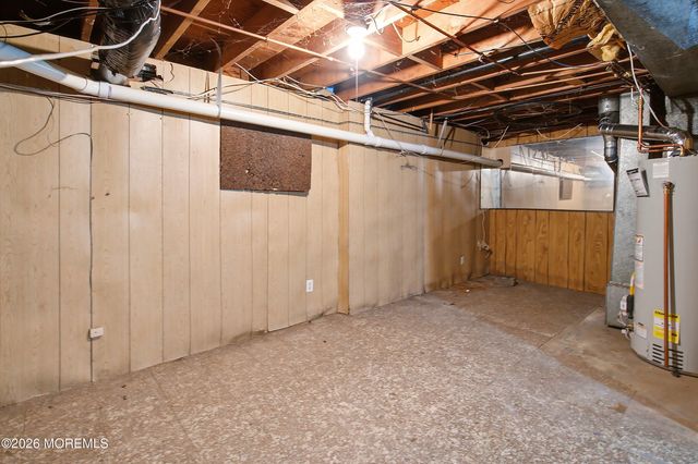 17 Darye Court, Toms River, NJ 08755