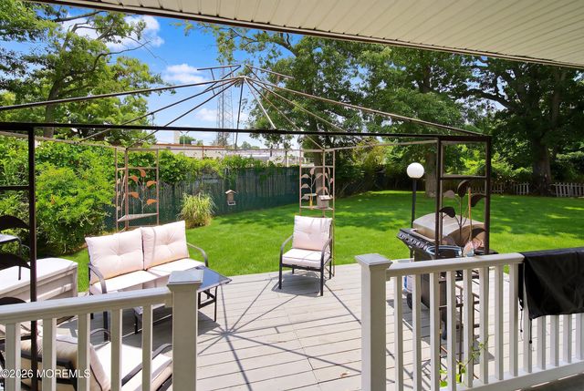 17 Darye Court, Toms River, NJ 08755