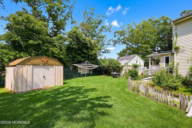 17 Darye Court, Toms River, NJ 08755