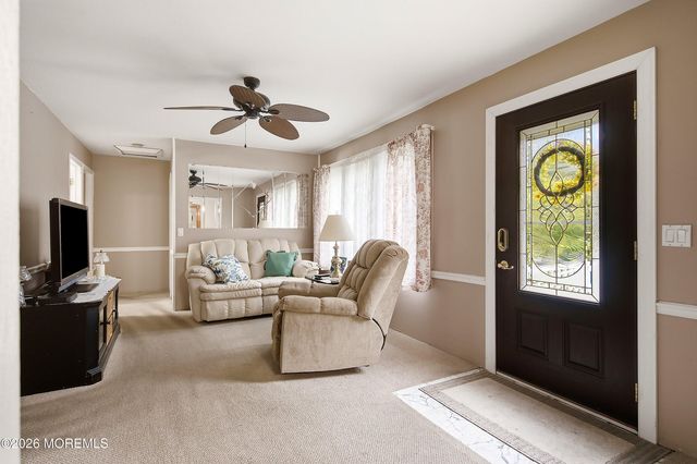 17 Darye Court, Toms River, NJ 08755