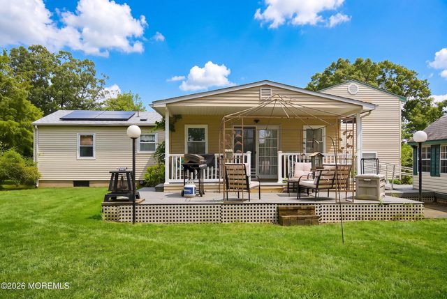 17 Darye Court, Toms River, NJ 08755