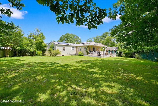 17 Darye Court, Toms River, NJ 08755