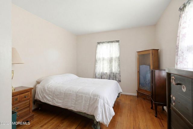 17 Darye Court, Toms River, NJ 08755