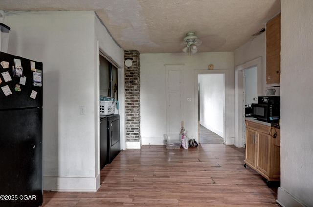 2212 S Joplin Avenue, Joplin, MO 64804