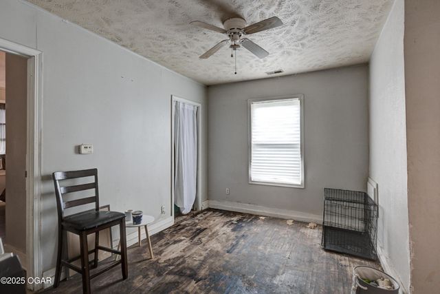 2212 S Joplin Avenue, Joplin, MO 64804