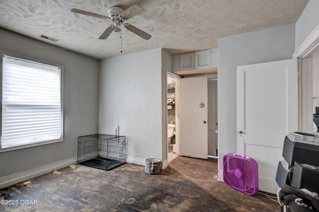 2212 S Joplin Avenue, Joplin, MO 64804