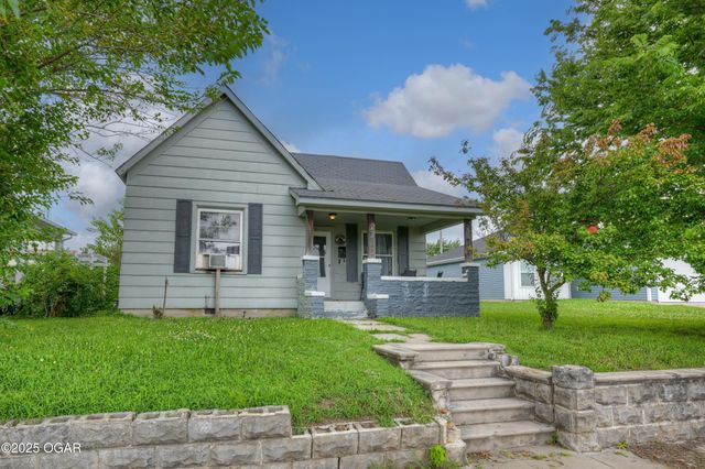 2212 S Joplin Avenue, Joplin, MO 64804