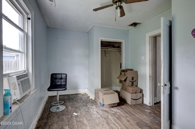 2212 S Joplin Avenue, Joplin, MO 64804