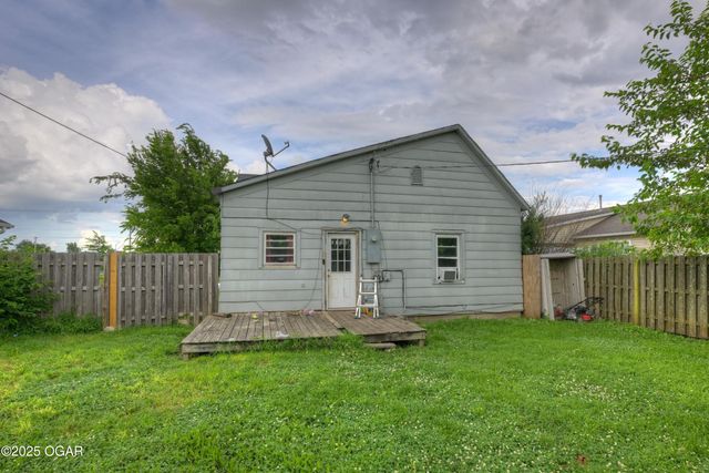 2212 S Joplin Avenue, Joplin, MO 64804