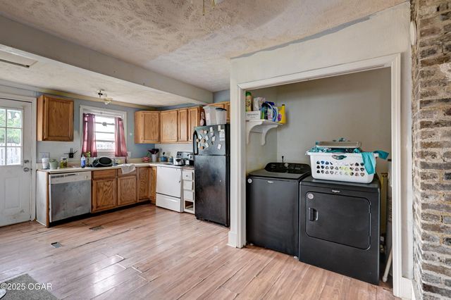 2212 S Joplin Avenue, Joplin, MO 64804