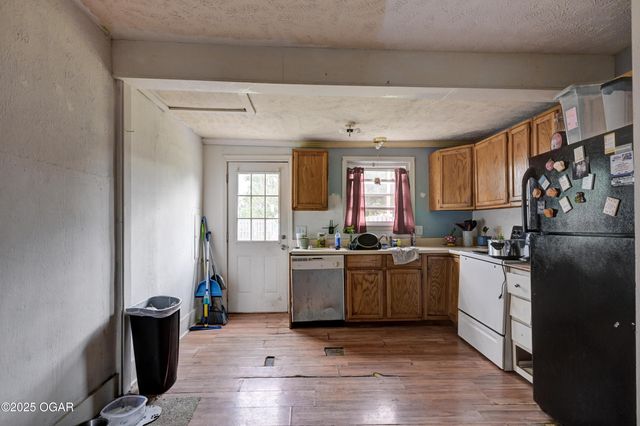 2212 S Joplin Avenue, Joplin, MO 64804