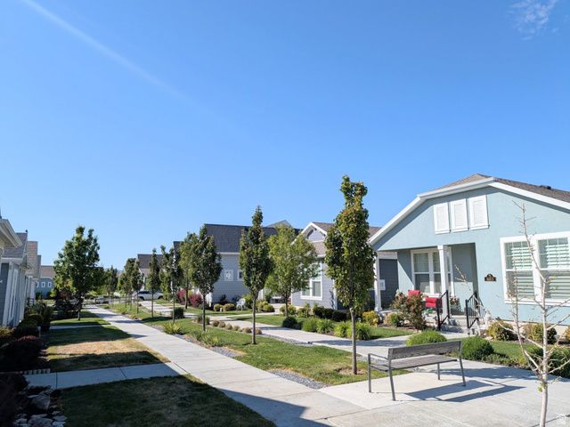 6089 W LAKE AVE, South Jordan, UT 84009