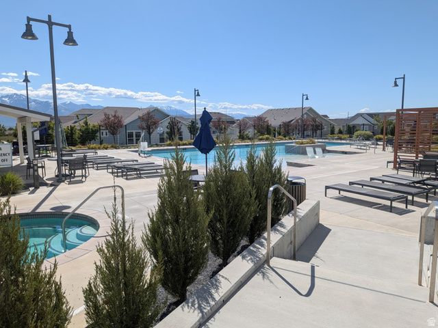 6089 W LAKE AVE, South Jordan, UT 84009
