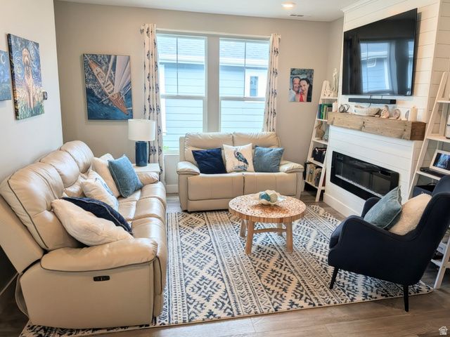 6089 W LAKE AVE, South Jordan, UT 84009
