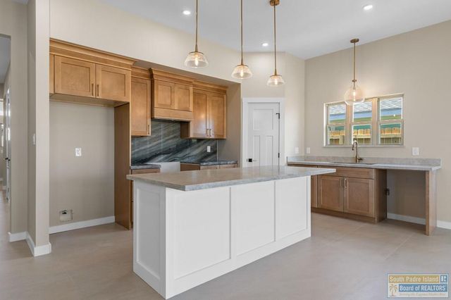 2742 Juan Castillo Ave., Port Isabel, TX 78578