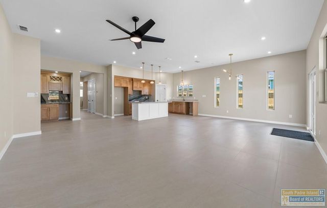 2742 Juan Castillo Ave., Port Isabel, TX 78578