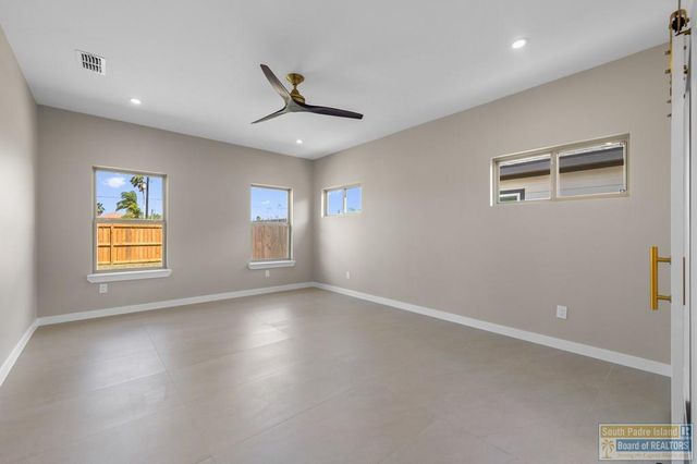 2742 Juan Castillo Ave., Port Isabel, TX 78578