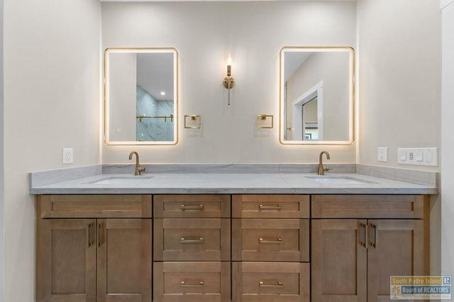 2742 Juan Castillo Ave., Port Isabel, TX 78578