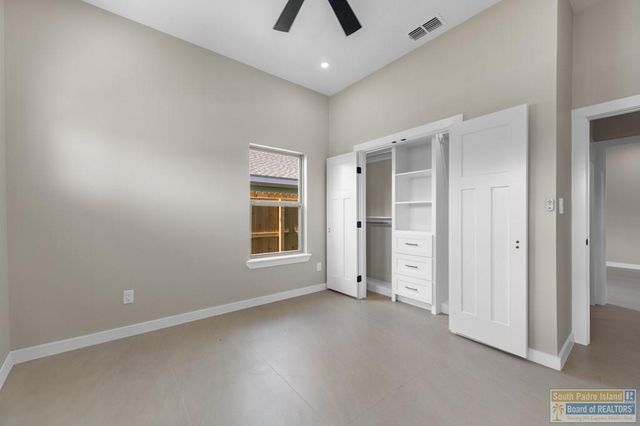 2742 Juan Castillo Ave., Port Isabel, TX 78578