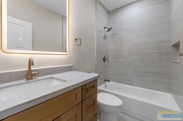 2742 Juan Castillo Ave., Port Isabel, TX 78578