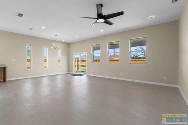 2742 Juan Castillo Ave., Port Isabel, TX 78578