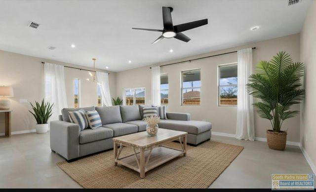 2742 Juan Castillo Ave., Port Isabel, TX 78578